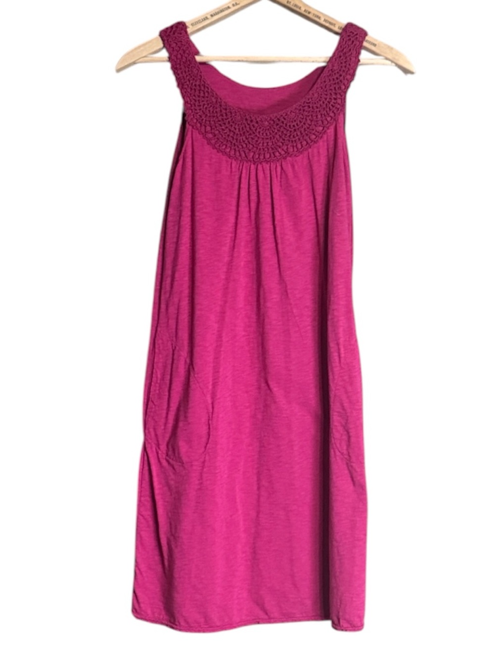 Athleta magenta pink sleeveless dress with crochet trim Size Medium
